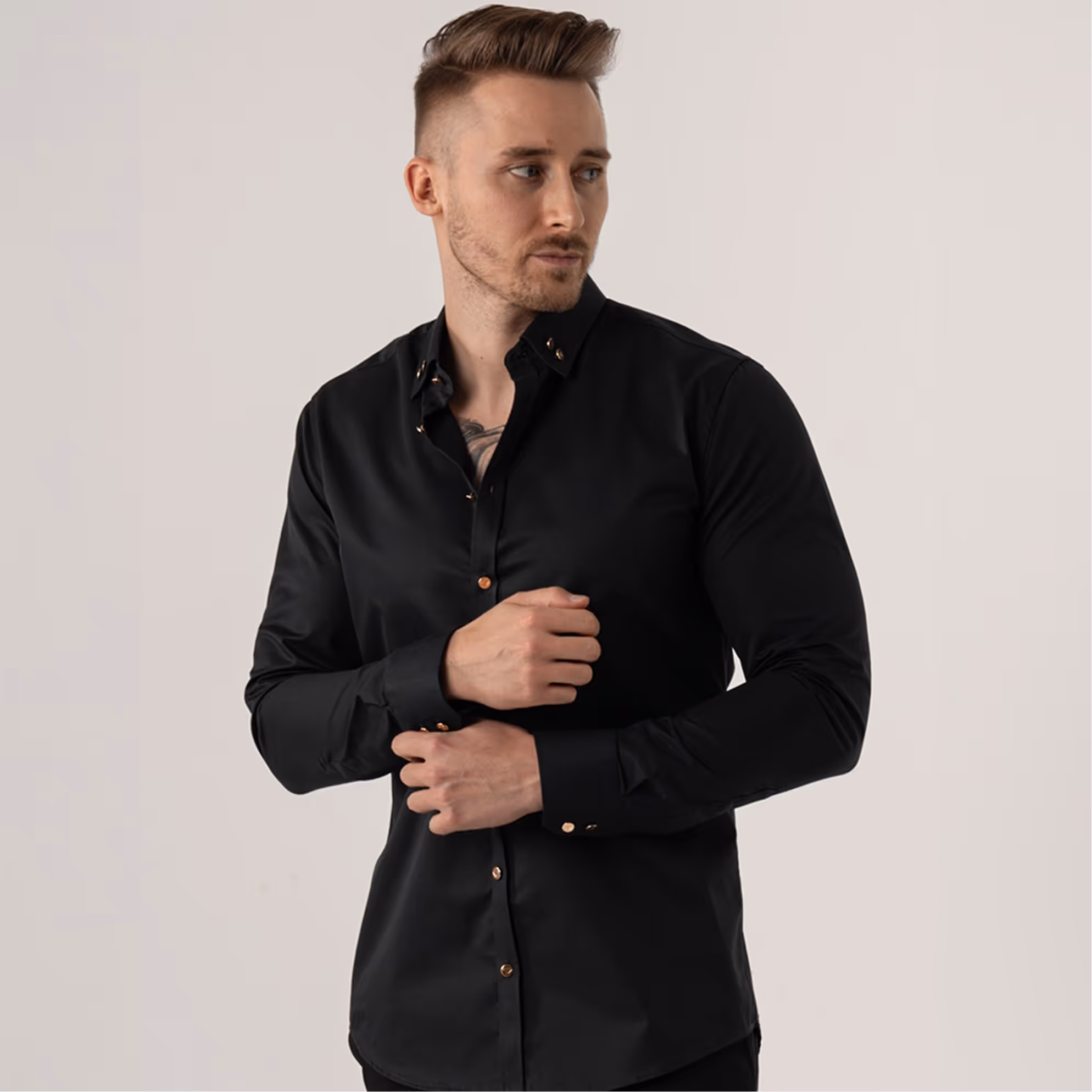 Zdjęcie modela w koszuli